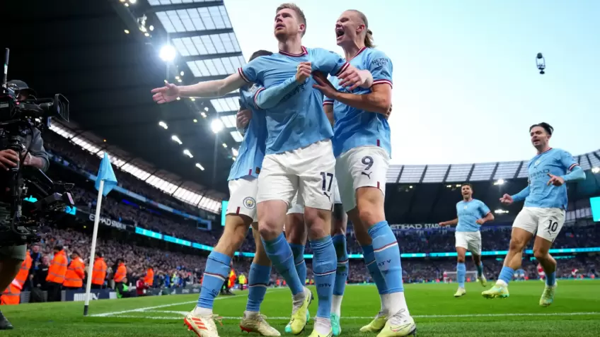 Manchester City crushes Arsenal and sees Premier League title!