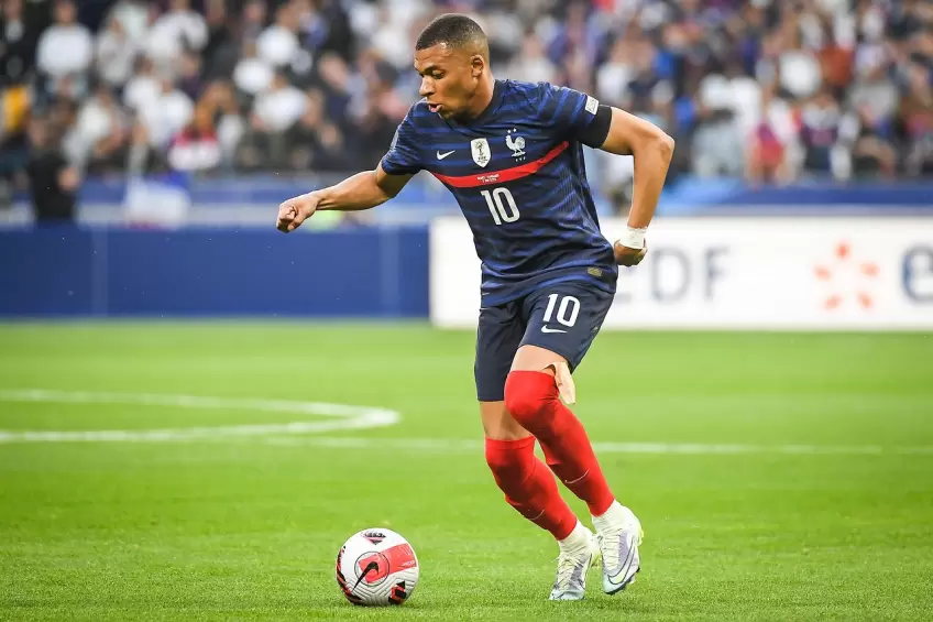 PSG Offers €40 Million to Mbappe for a Quick Departure