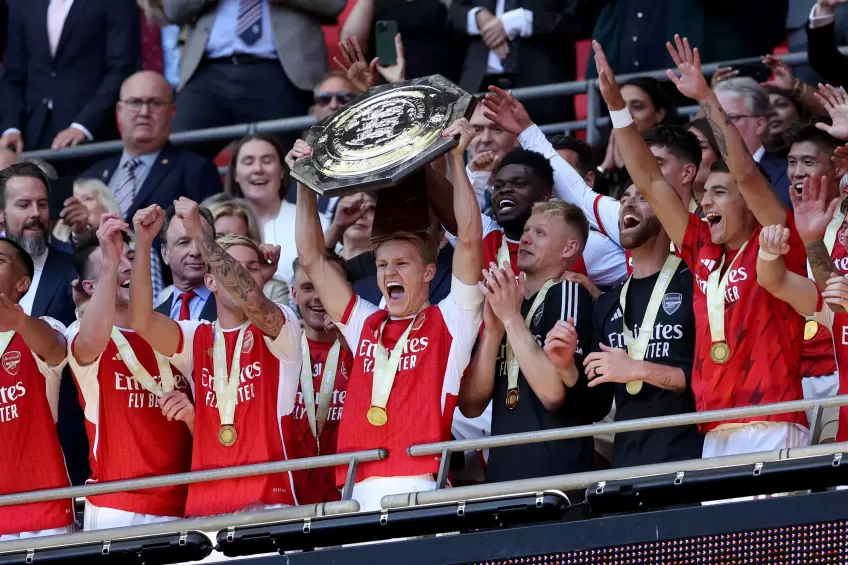 Arsenal beat Manchester City to win the Community Shield!