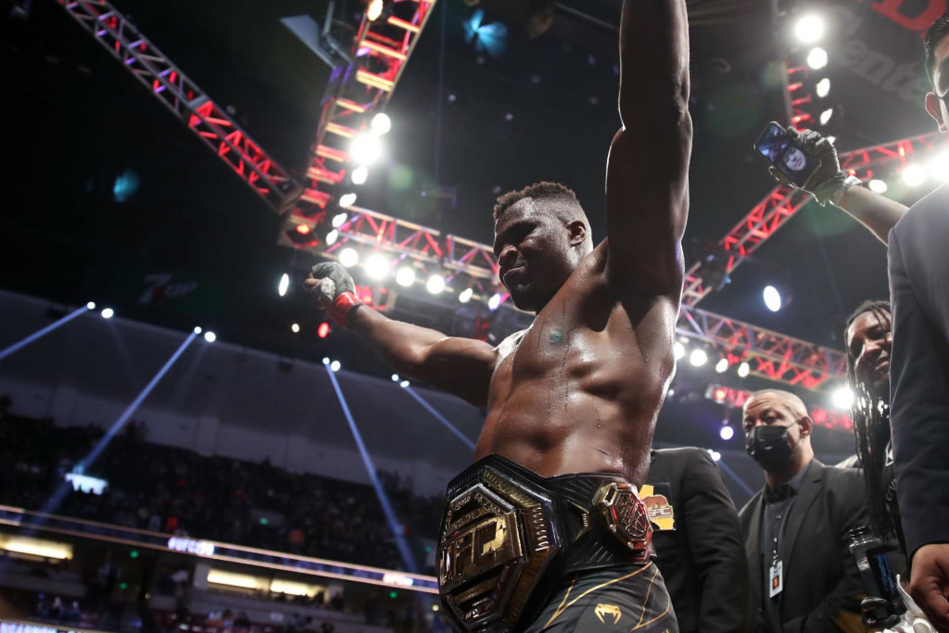 John Fury riguardo l'incontro di boxe di Francis Ngannou, ha parlato anche di Mike Tyson