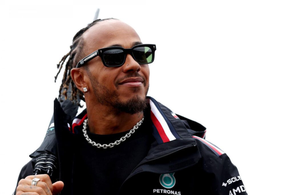 Lewis Hamilton prevede la prestazione della Red Bull al GP del Giappone