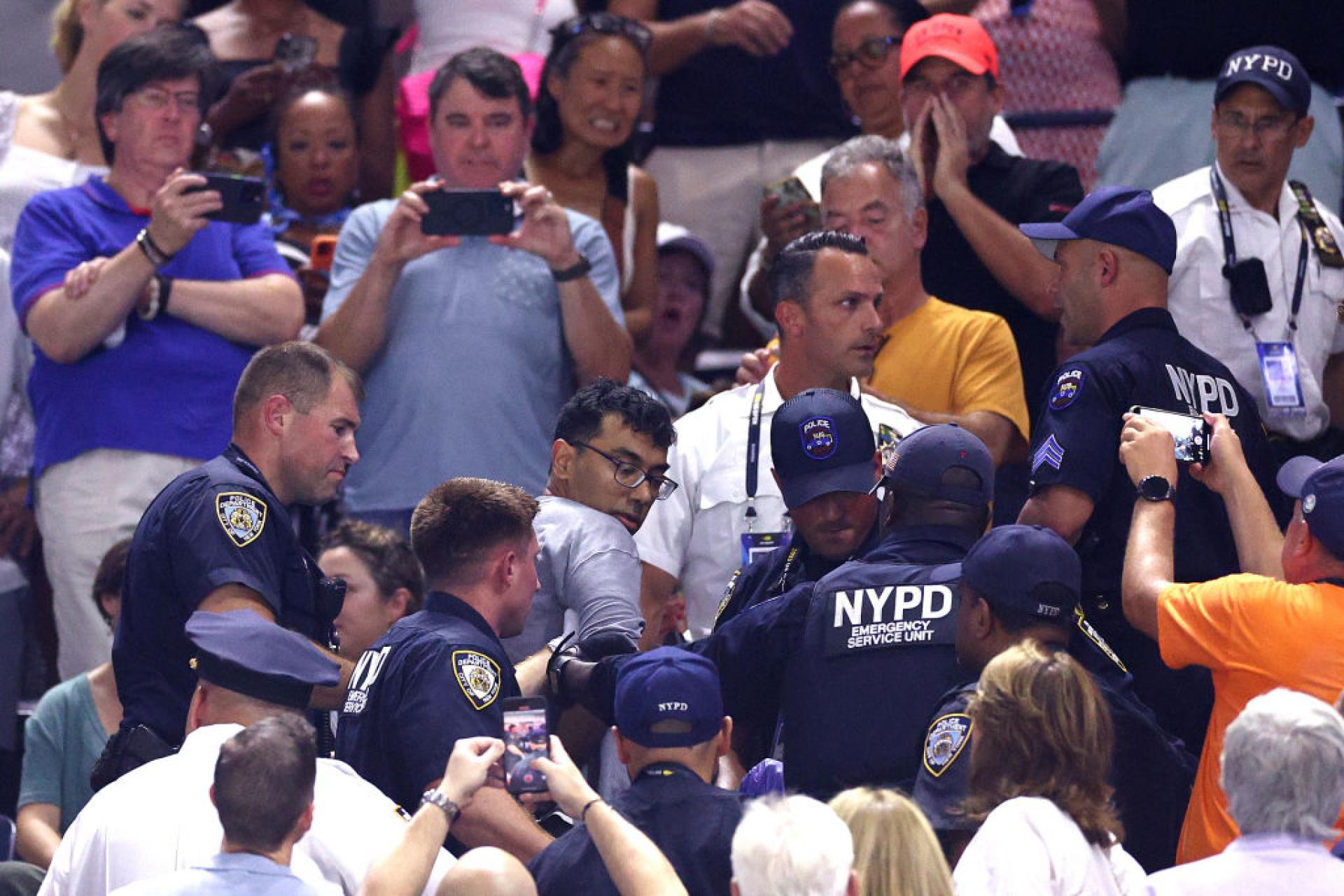 Perché gli attivisti climatici hanno protestato agli US Open