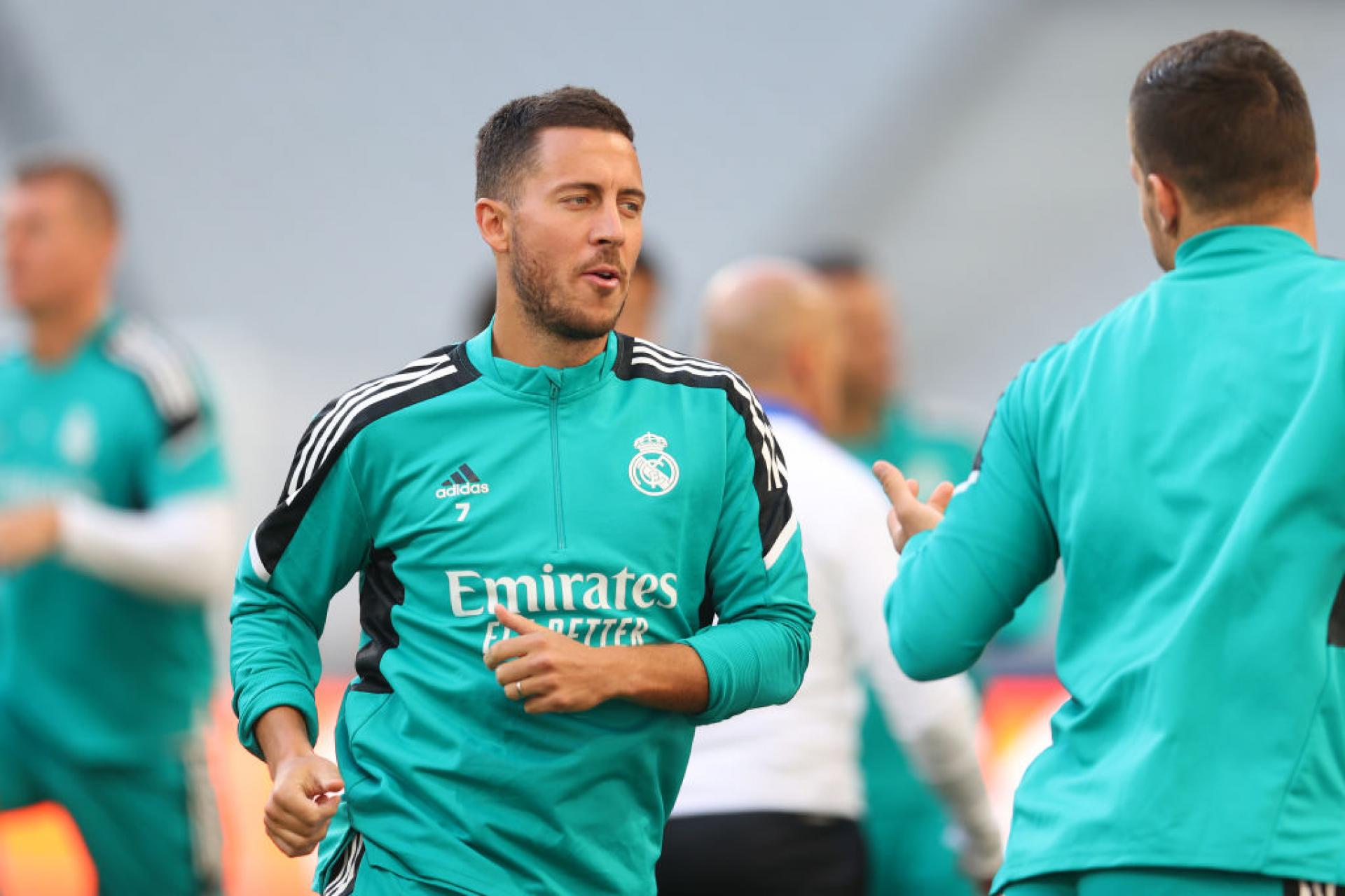 Inaspettatamente, il giocatore del Real Madrid Eden Hazard si è ritirato all'età di 32 anni