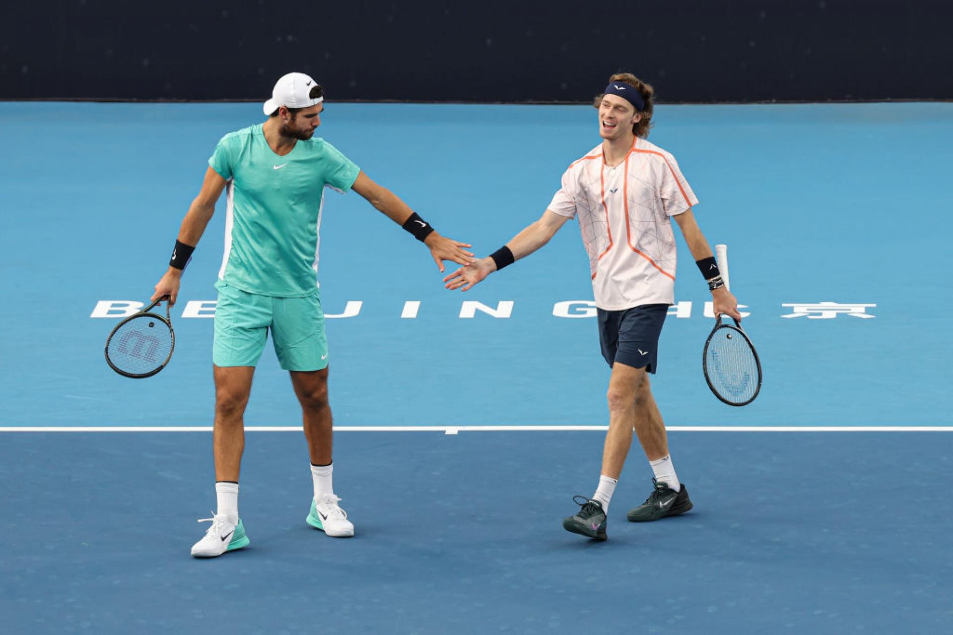 Karen Khachanov e Andrey Rublev si assicurano un posto in semifinale agli Open di Pechino