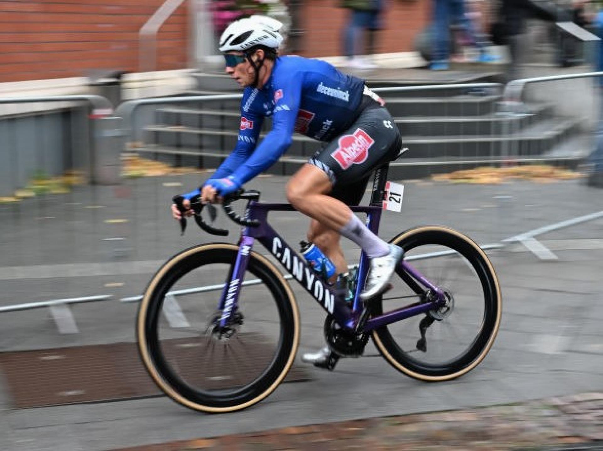 Terza vittoria di Jasper Philipsen nella quarta tappa