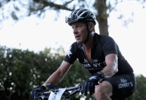 Armstrong rivela come ha superato i test antidoping