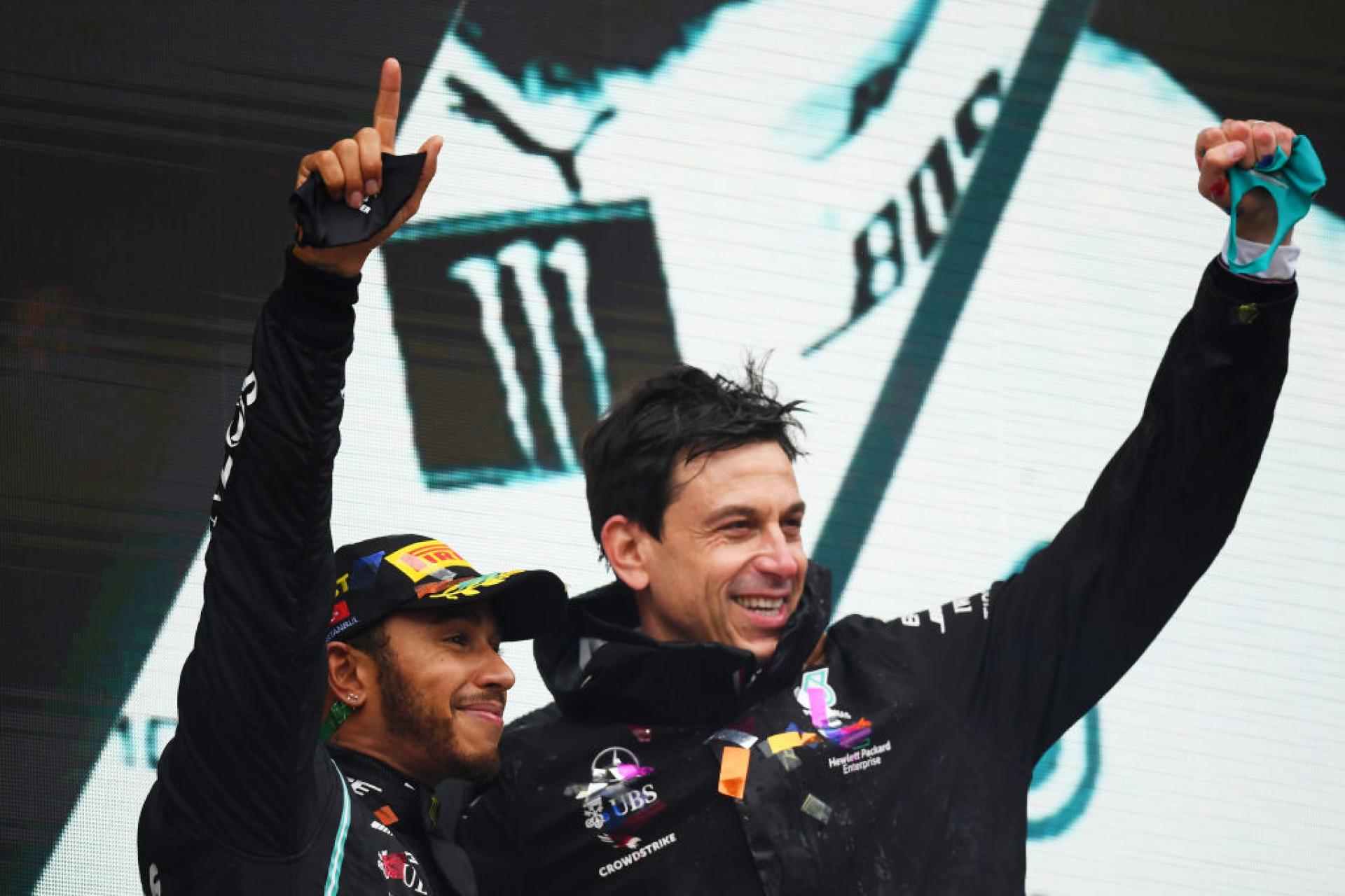 Toto Wolff riflette sulla partnership storica mentre Hamilton lascia la Mercedes