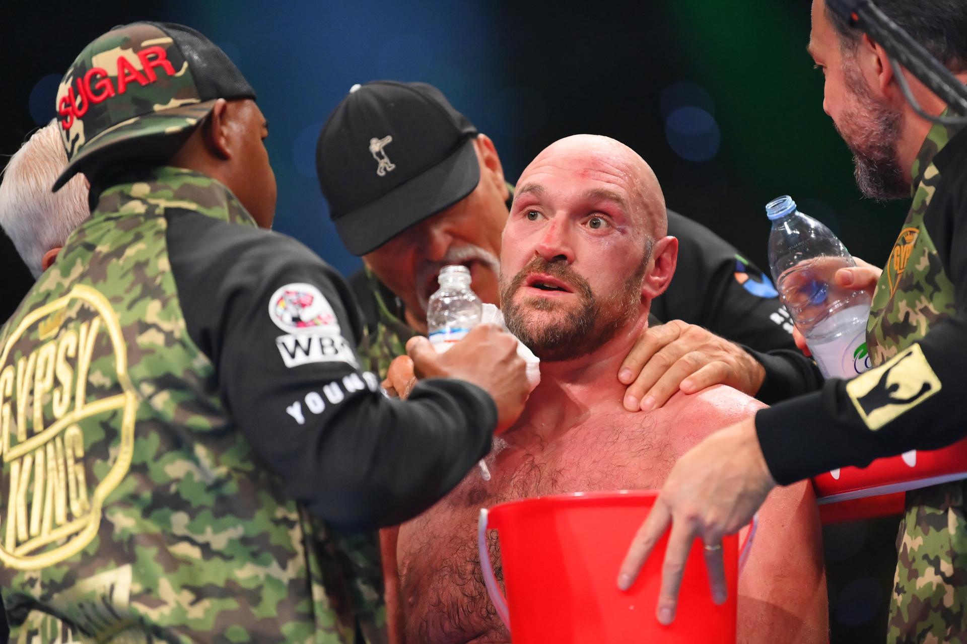 Tyson Fury si ritira dall'incontro con l'Usyk: "Sono assolutamente devastato"