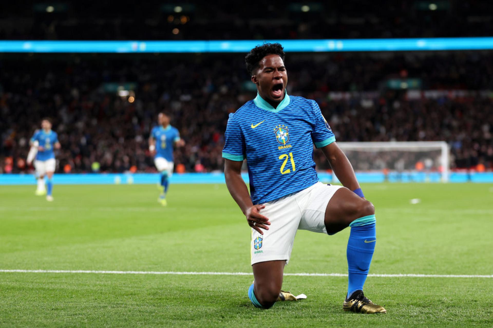 Endrick segna la vittoria contro l'Inghilterra a Wembley