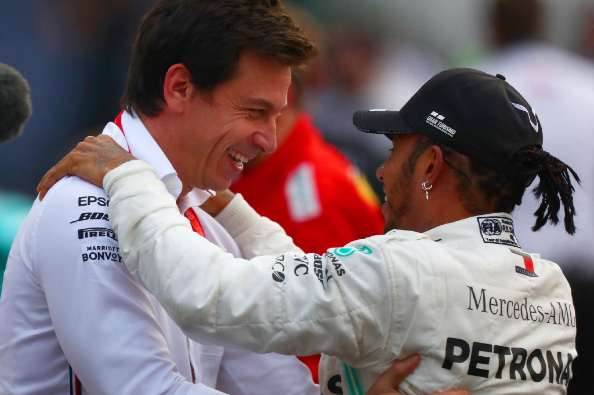 Toto Wolff chiarisce il coinvolgimento di Lewis Hamilton nell'incidente di Sargeant