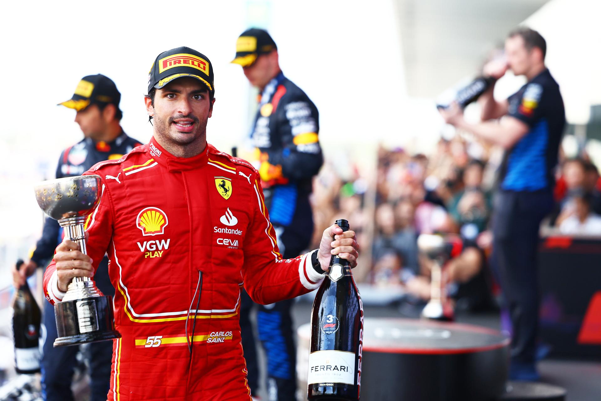 Carlos Sainz discute i piani futuri dopo il GP del Giappone