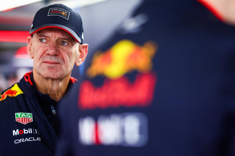 Il leggendario designer Adrian Newey lascerà la Red Bull F1
